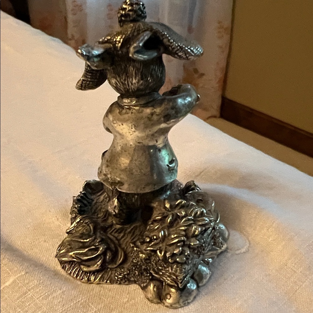 Godinger Silver Peter Rabbit Figurine. - Picture 3 of 9